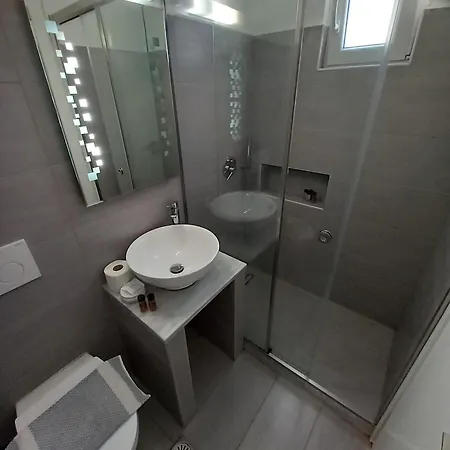 Naias 2* Livadi (Serifos)