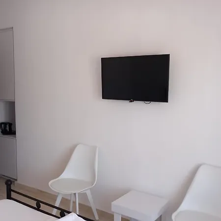 Naias Hotel 2*