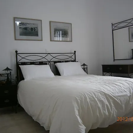 Naias Szálloda Livádi