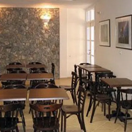Naias 2* Livadi (Serifos)