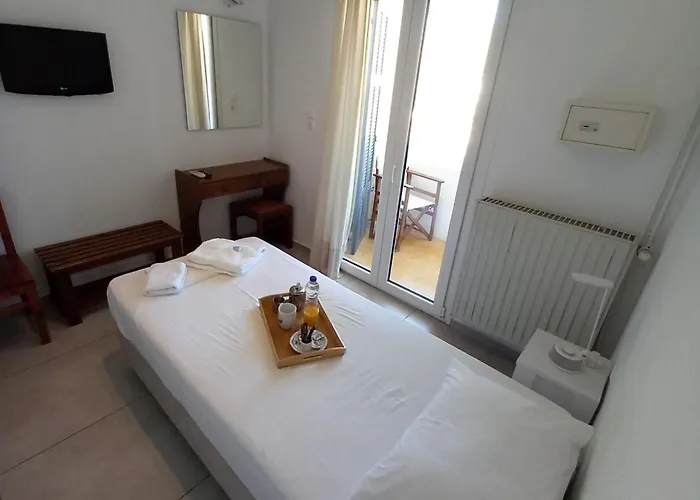 Отель Naias Ливадион