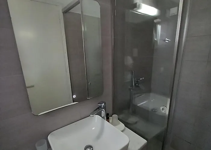 Naias Ливадион