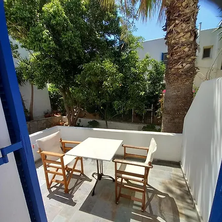Naias Hotel Livadi (Serifos)