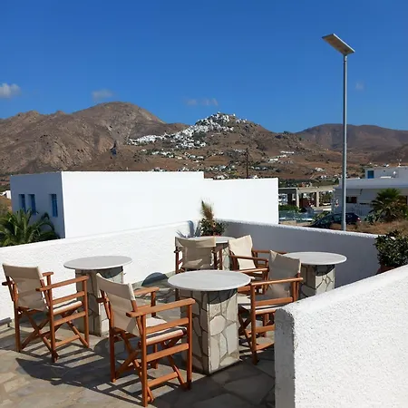 Naias 2* Livadi (Serifos)