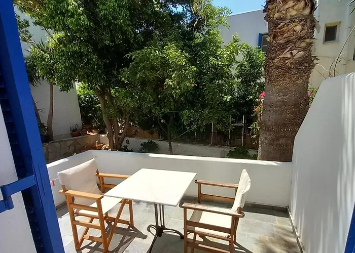 Naias Hotel Livadi (Serifos)