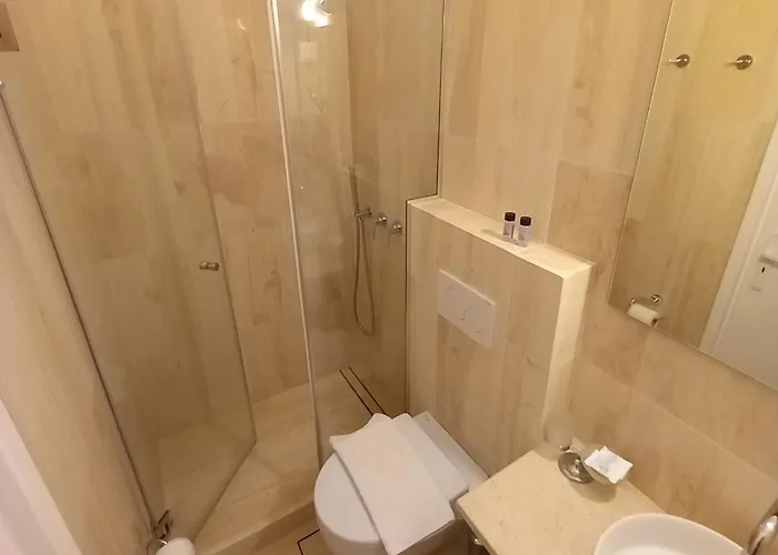 Naias Otel Livadi (Serifos)